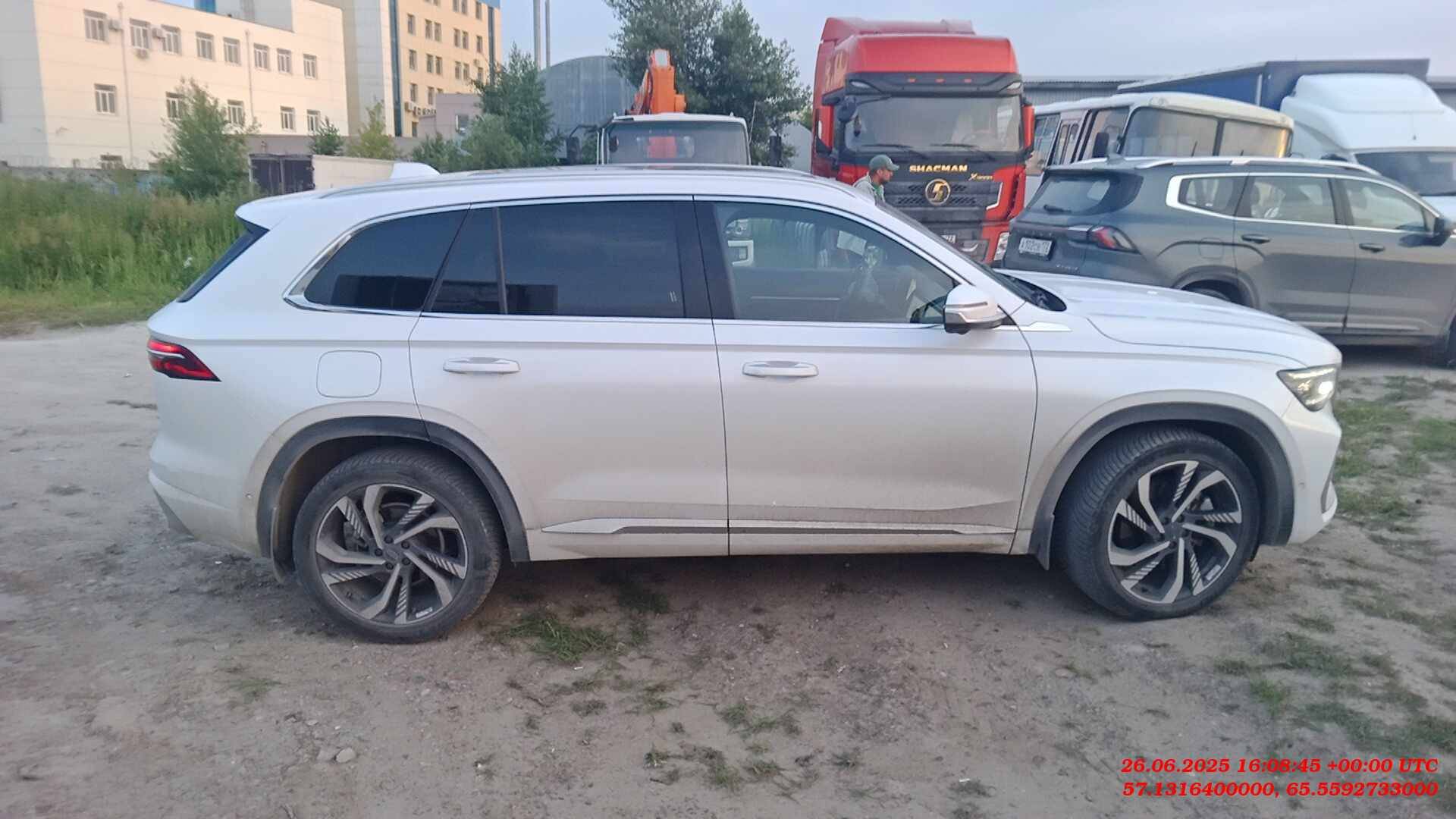 Geely Monjaro,  11 758 км, 2024 года в лизинг