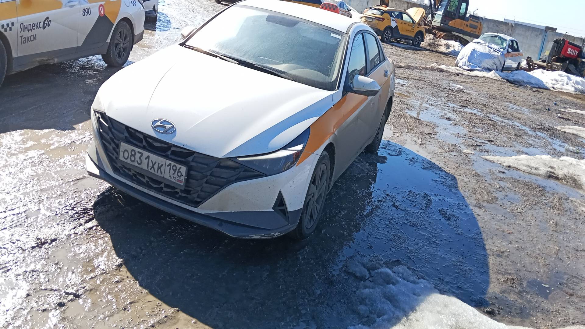 Hyundai Elantra,  129 036 км, 2023 года в лизинг