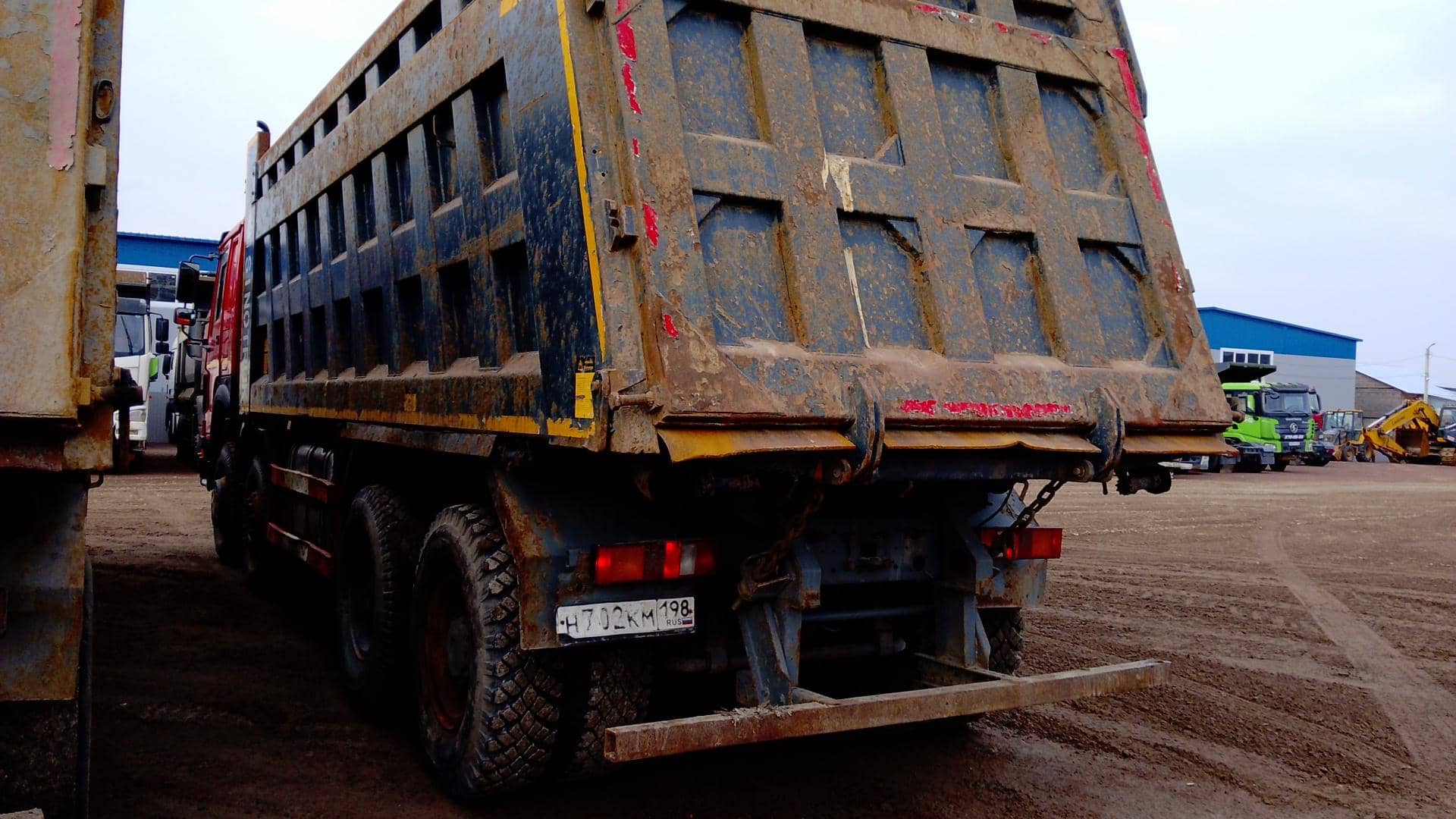 HOWO ZZ3407S3867Е 8х4,  169 655 км, 2022 года в лизинг