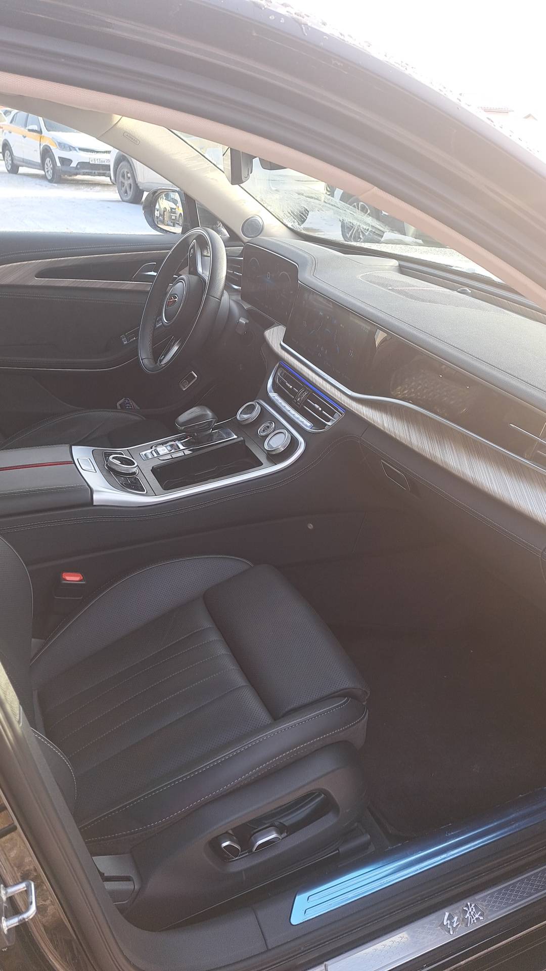 Hongqi H9,  106 762 км, 2023 года в лизинг