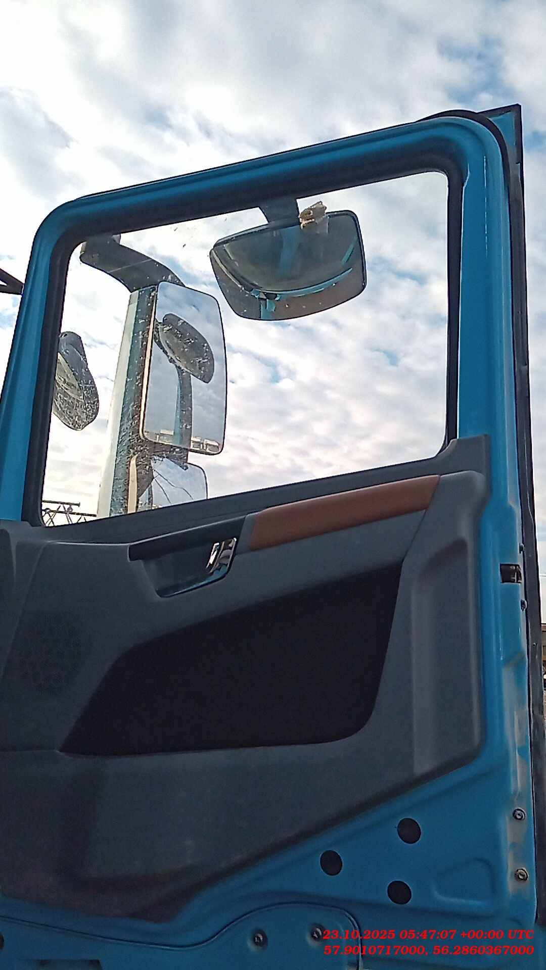 Shacman SX42584V324,  160 028 км, 2023 года в лизинг