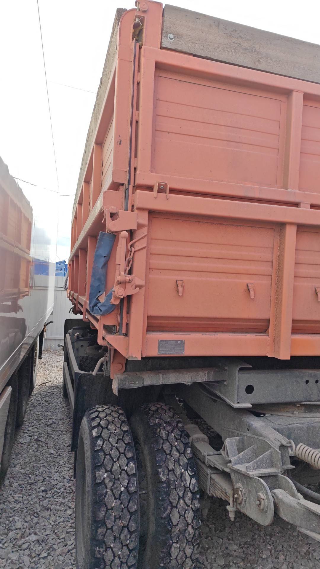 НЕФАЗ Самосвальный 8560