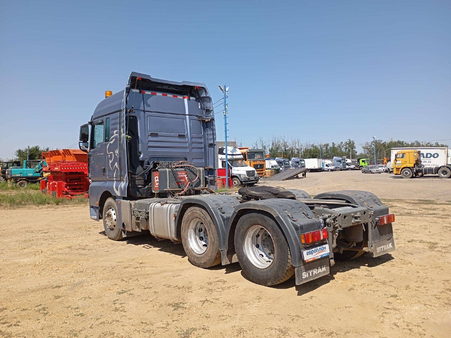 Sitrak С7Н MAX 6×4 ZZ4256V364HE,  184 967 км, 2023 года в лизинг