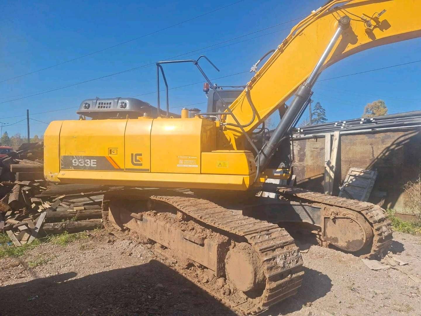 LiuGong CLG933E