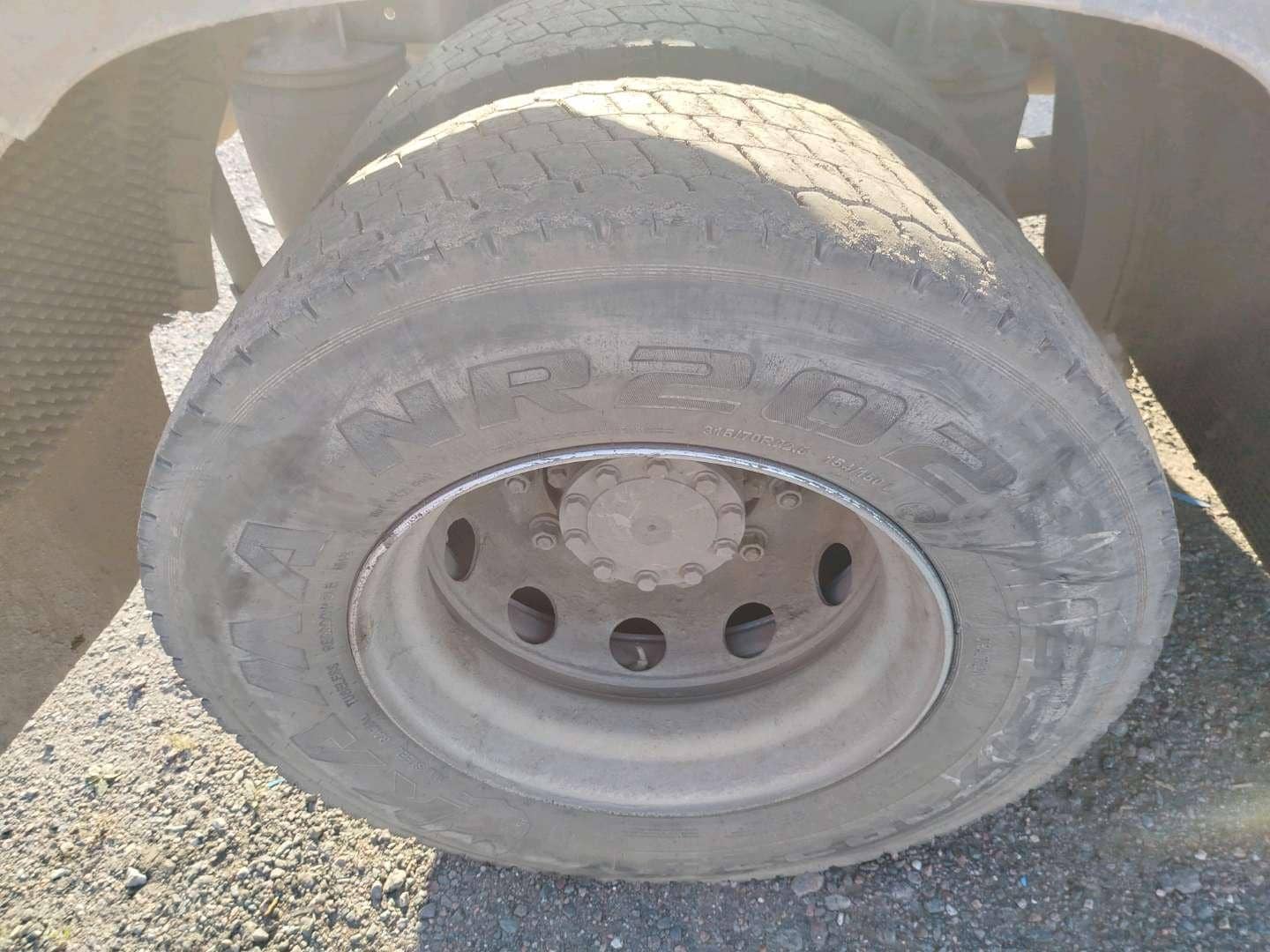 Sitrak C7H 4x2 ZZ4186V361HE,  740 414 км, 2023 года в лизинг