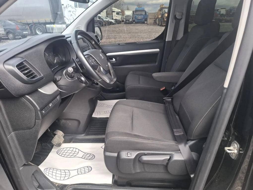Peugeot Traveller,  166 453 км, 2021 года в лизинг