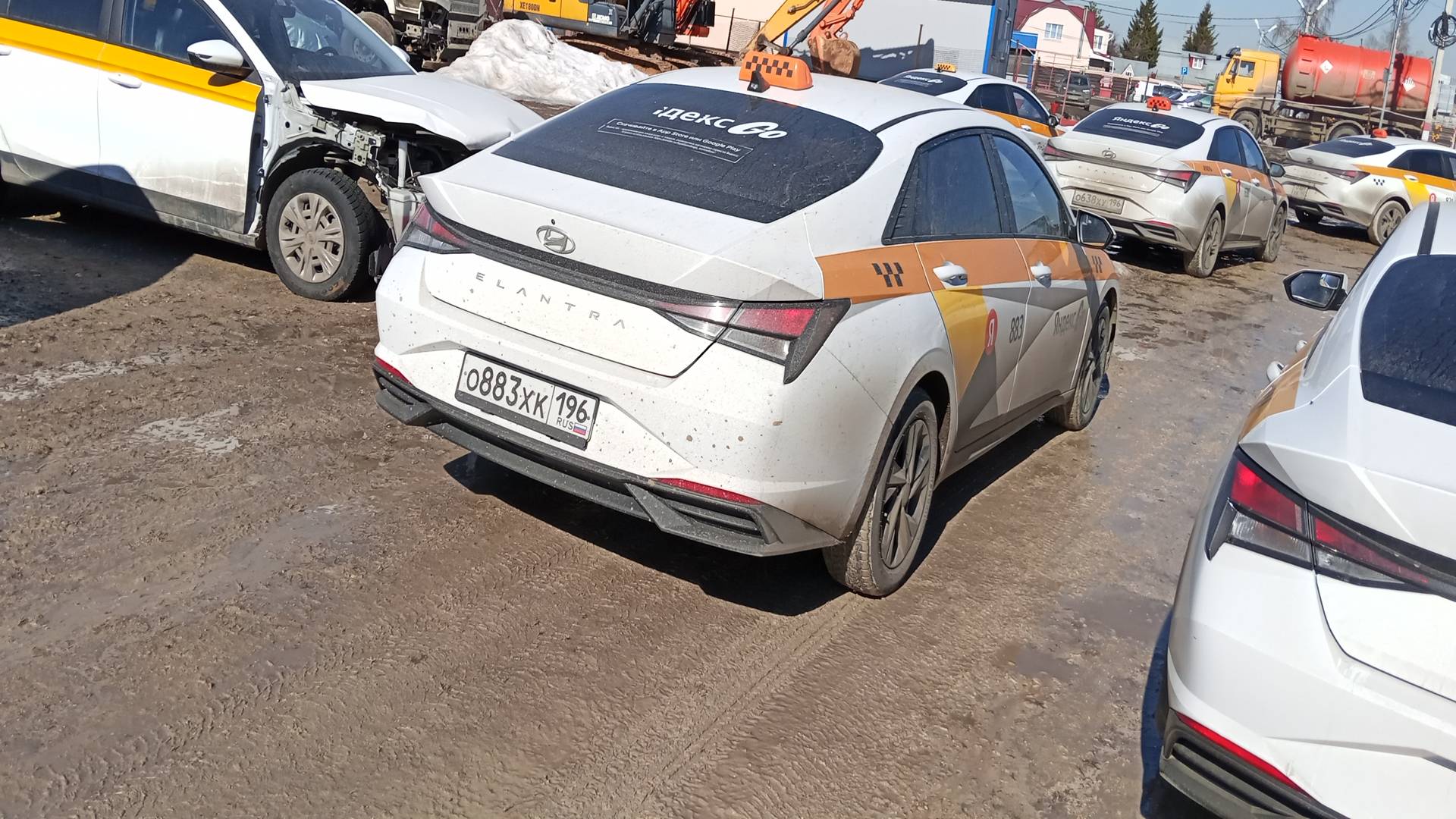 Hyundai Elantra,  143 407 км, 2023 года в лизинг