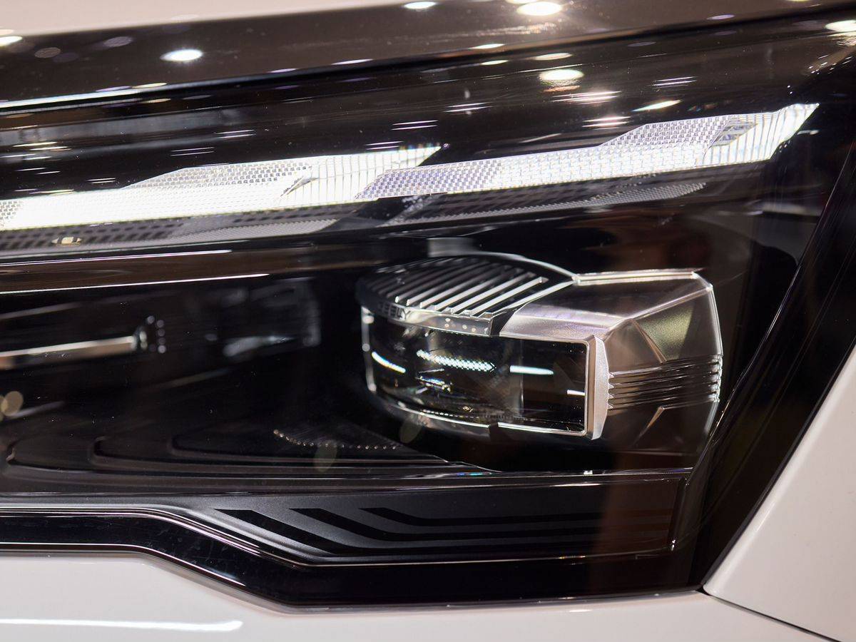 Geely Okavango Flagship 2.0T 7DCT 2WD