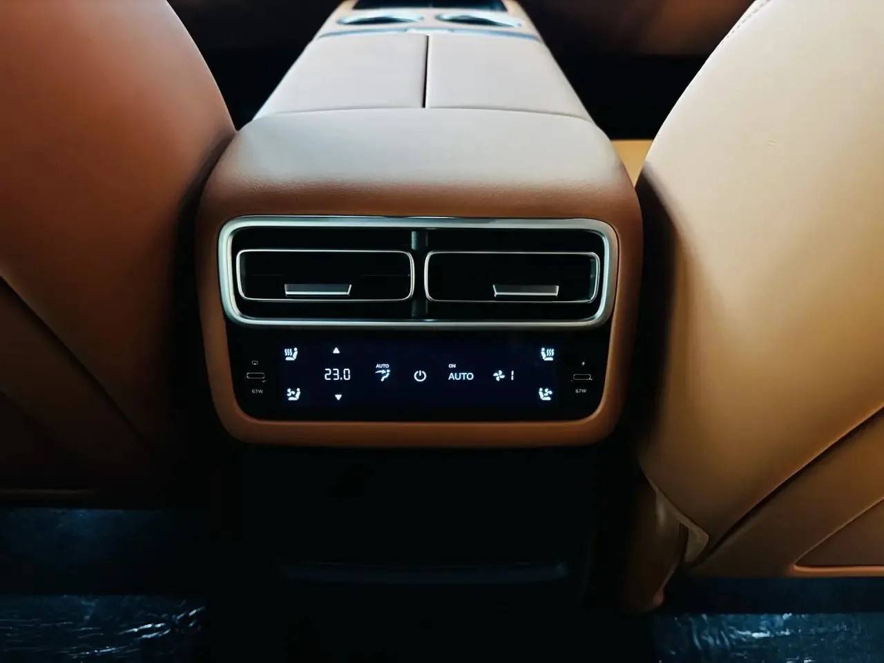 Lixiang Л6 (L6) Про (Pro)