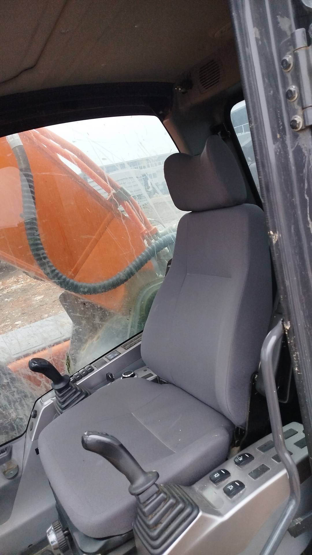 DOOSAN/DEVELON DX300LCA-7M,  2 423 км, 2023 года в лизинг