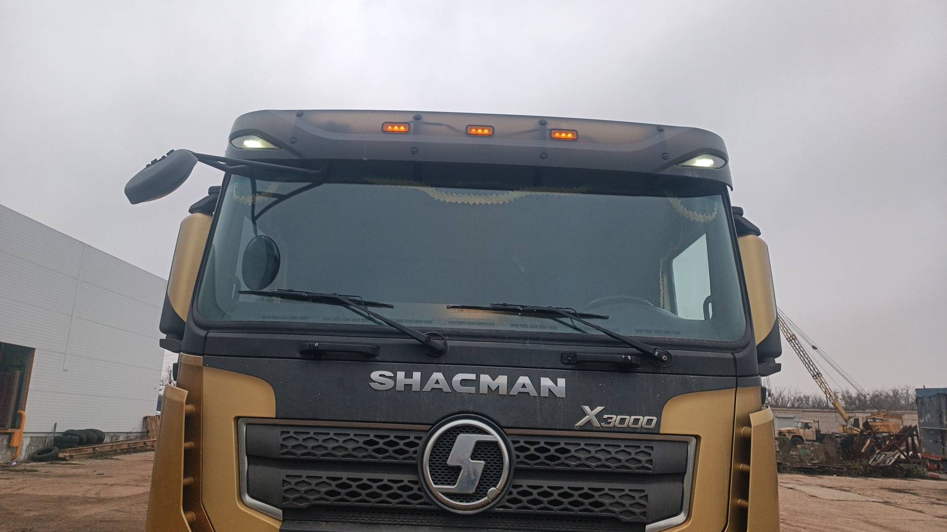 Shacman SX33186T366C,  240 488 км, 2022 года в лизинг