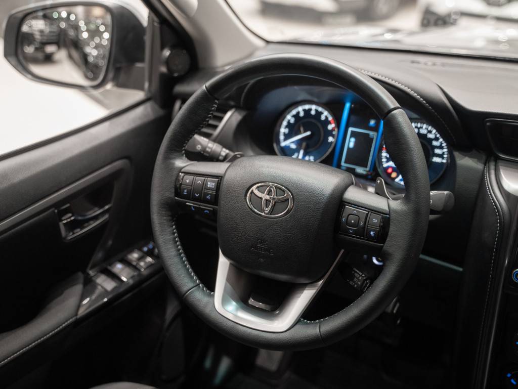Toyota Fortuner Комфорт 2.7 АКП