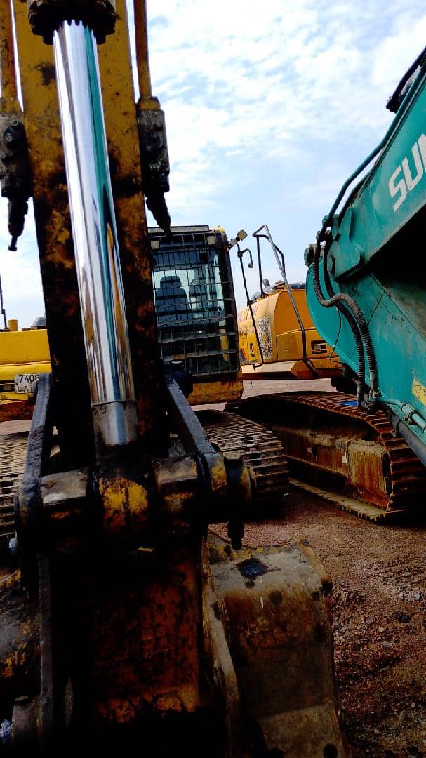 KOMATSU PC210-10M0