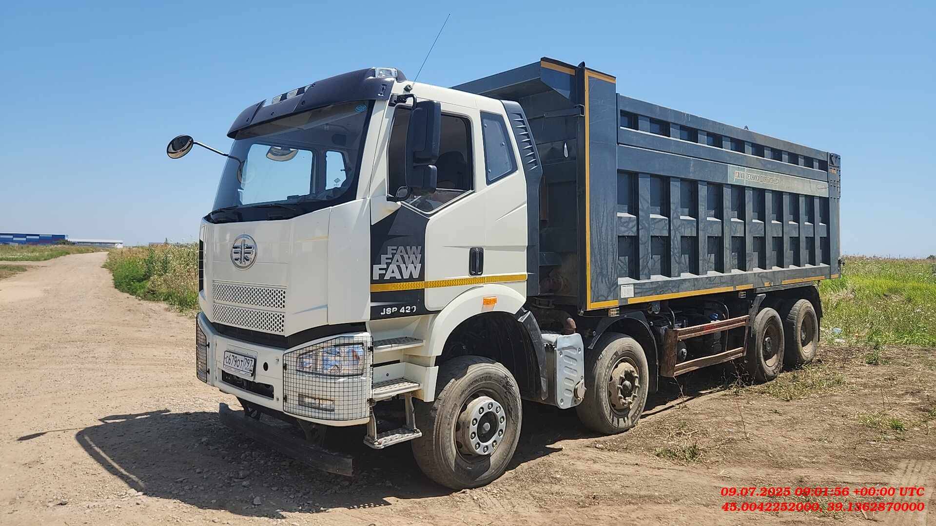 FAW CA3310P66K24T4E5 8х4,  20 662 км, 2023 года в лизинг