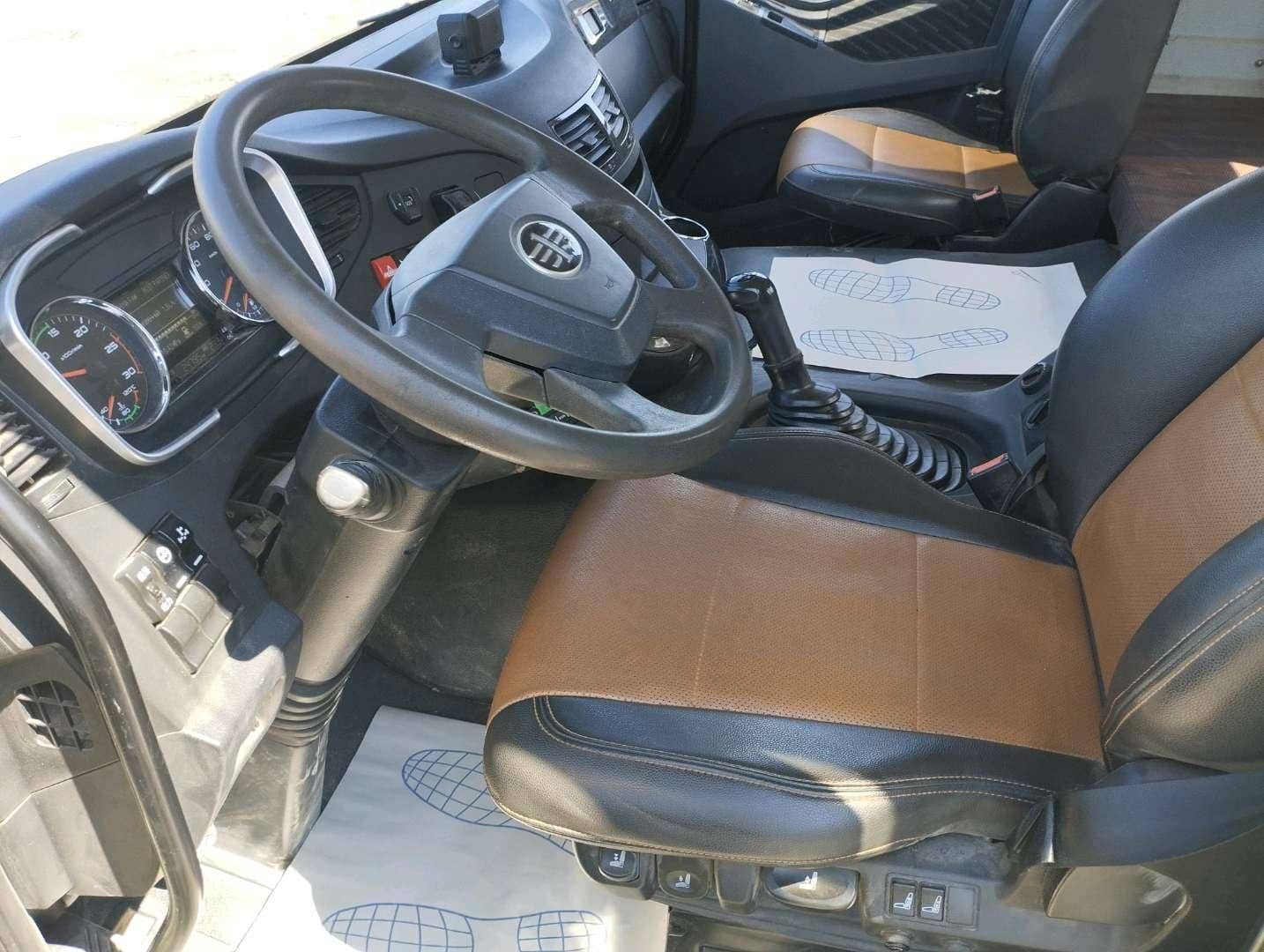 FAW CA3250P66K24L1TE5 6x6,  24 795 км, 2024 года в лизинг