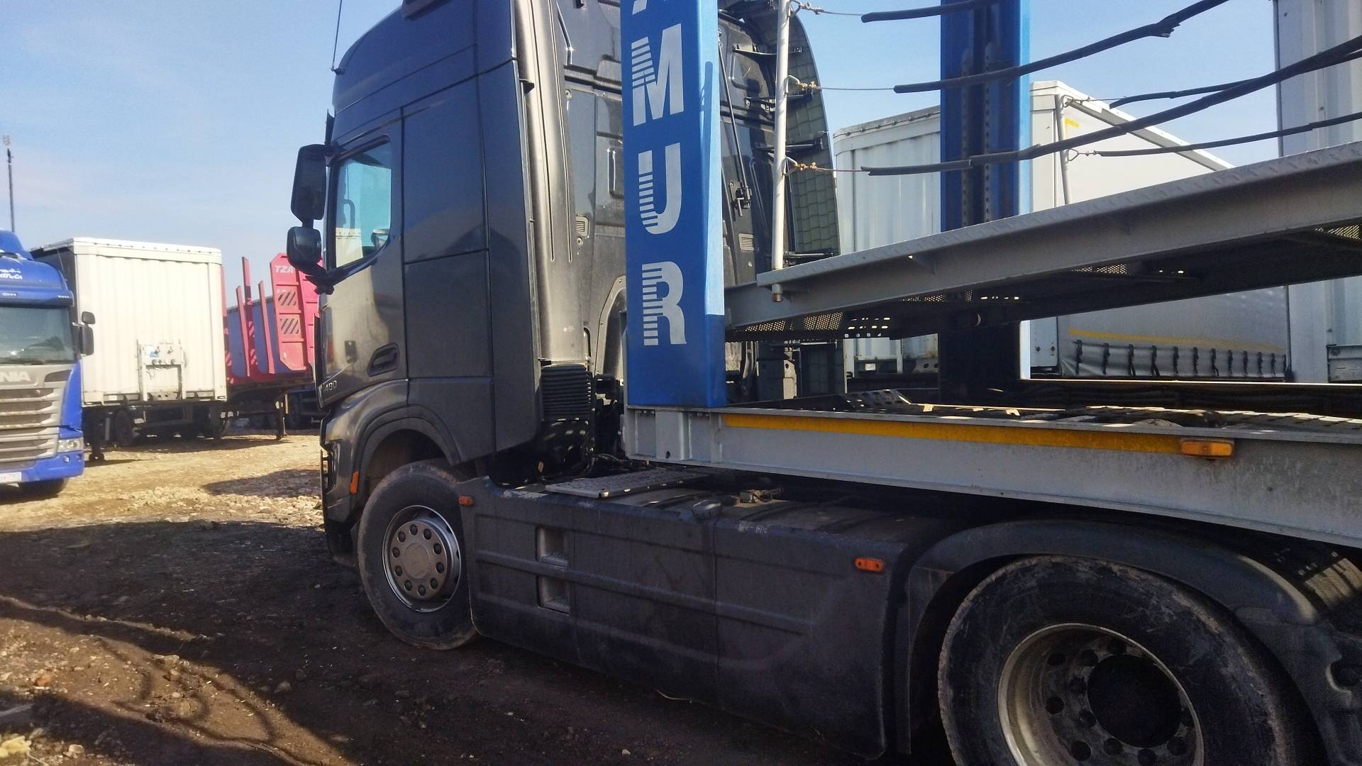 Shacman SX4188YY381,  268 164 км, 2024 года в лизинг