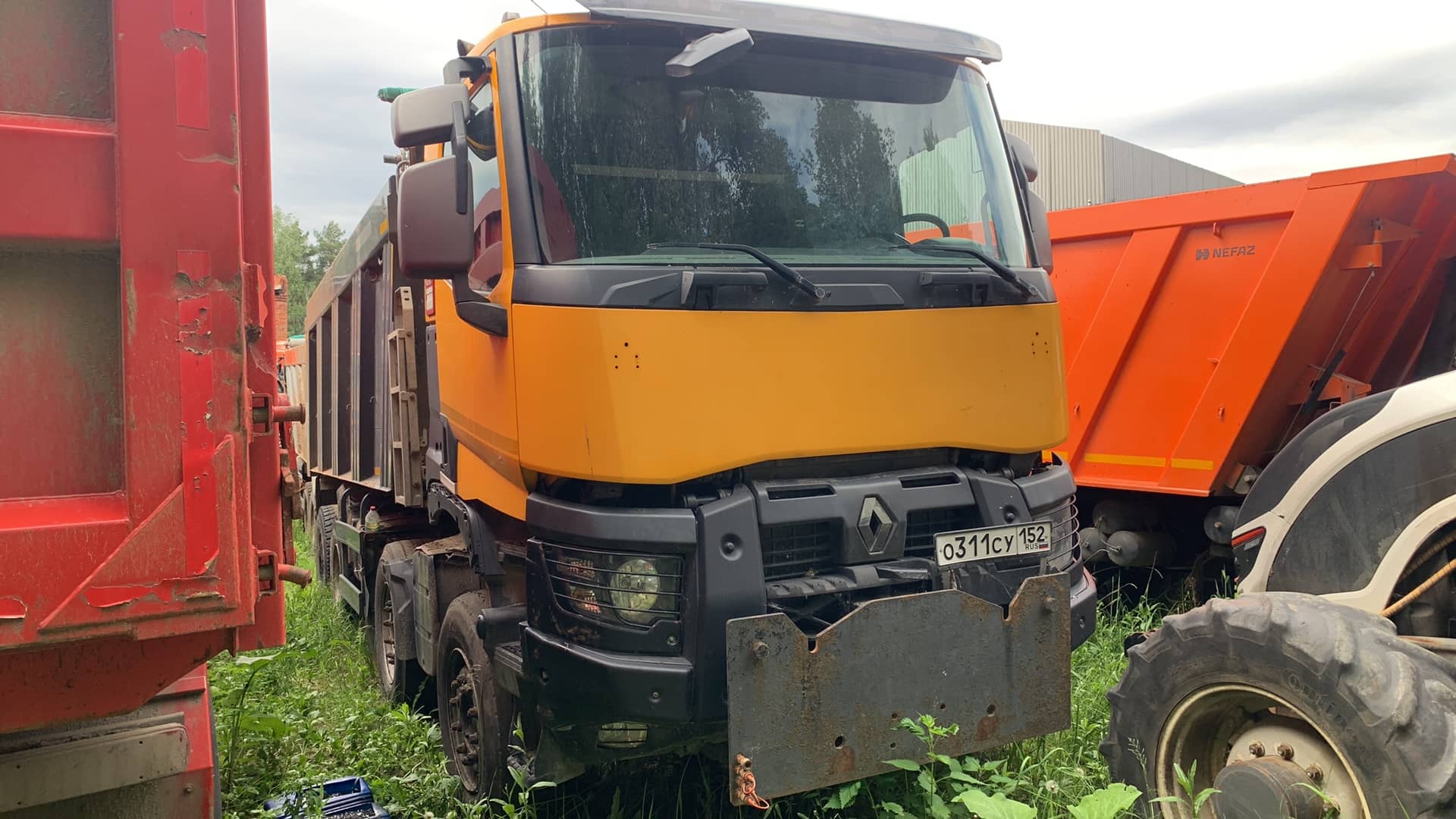 Renault К 440 8X4 (Day cab),  546 000 км, 2017 года в лизинг