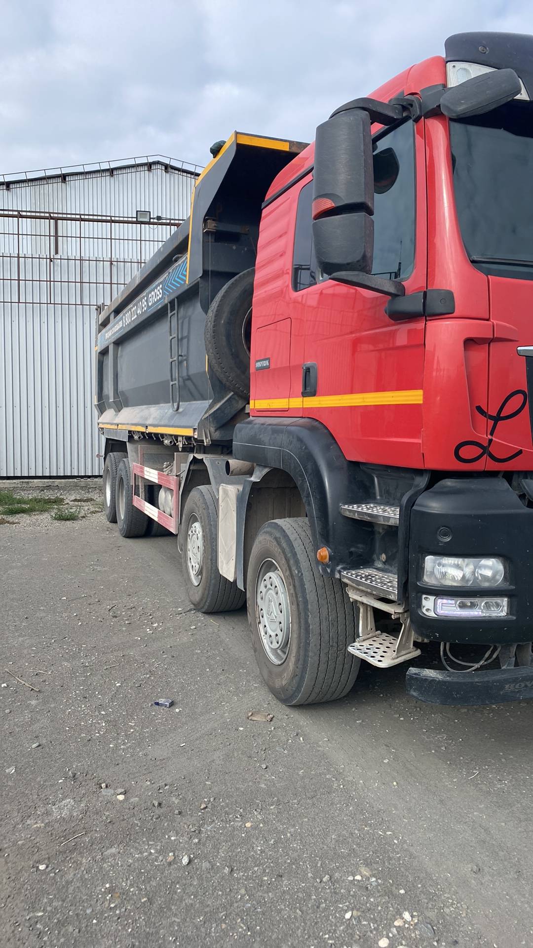 HOWO ZZ3317V386GE1 8х4,  206 193 км, 2023 года в лизинг