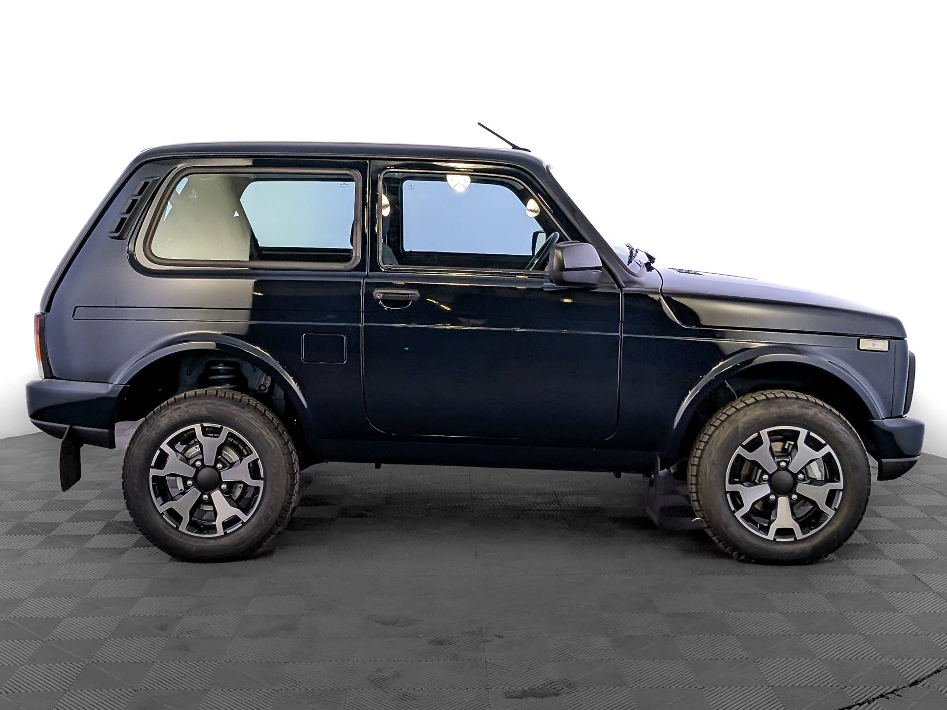 Lada Niva Legend 3 дв Urban 1.7 5MT