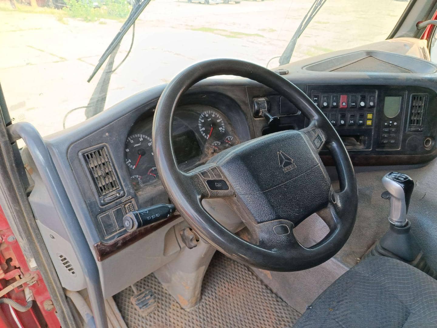 HOWO ZZ3327S3857E 6х6,  113 789 км, 2022 года в лизинг
