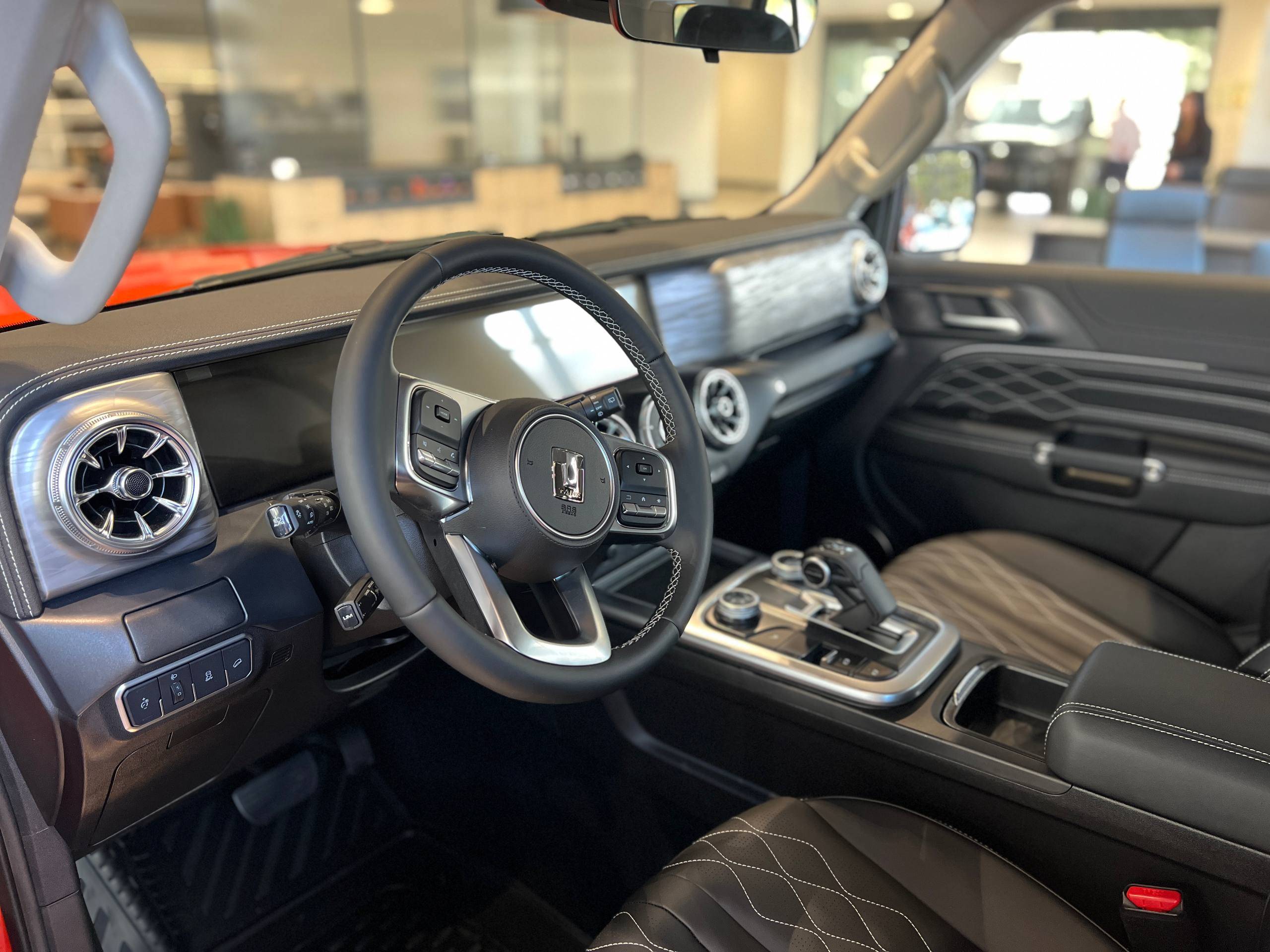 Tank 300 City Adventure 2.0 8AT 4WD