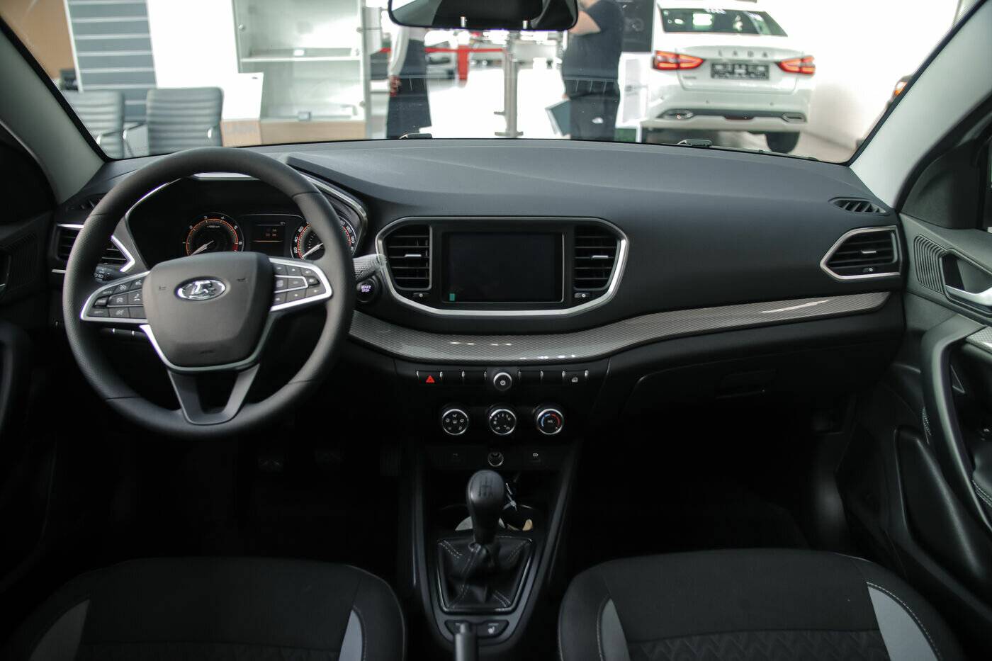 Lada Vesta седан Life 1.6 106hp 5MT