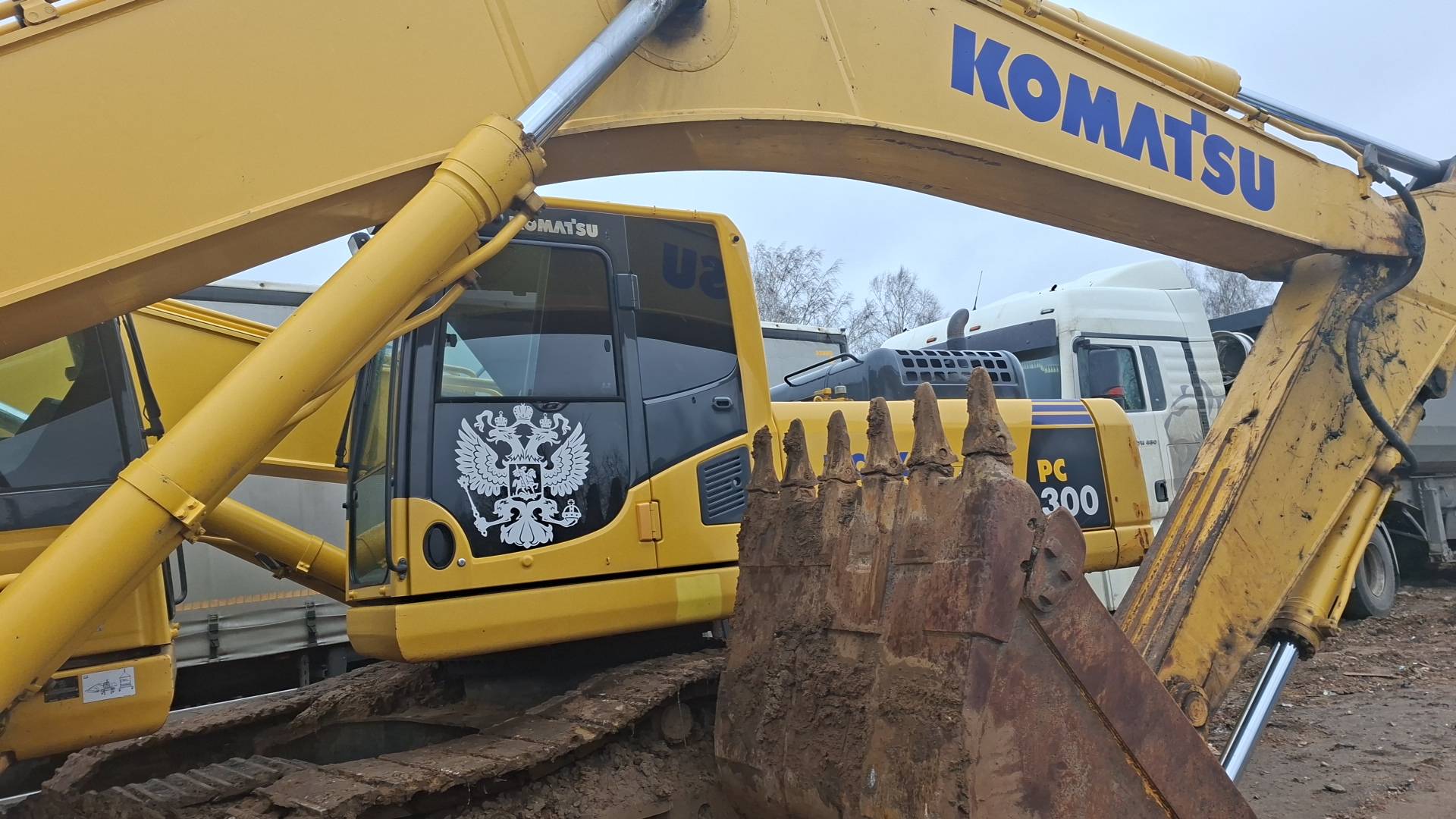 KOMATSU PC300-8MO, 2022 года в лизинг
