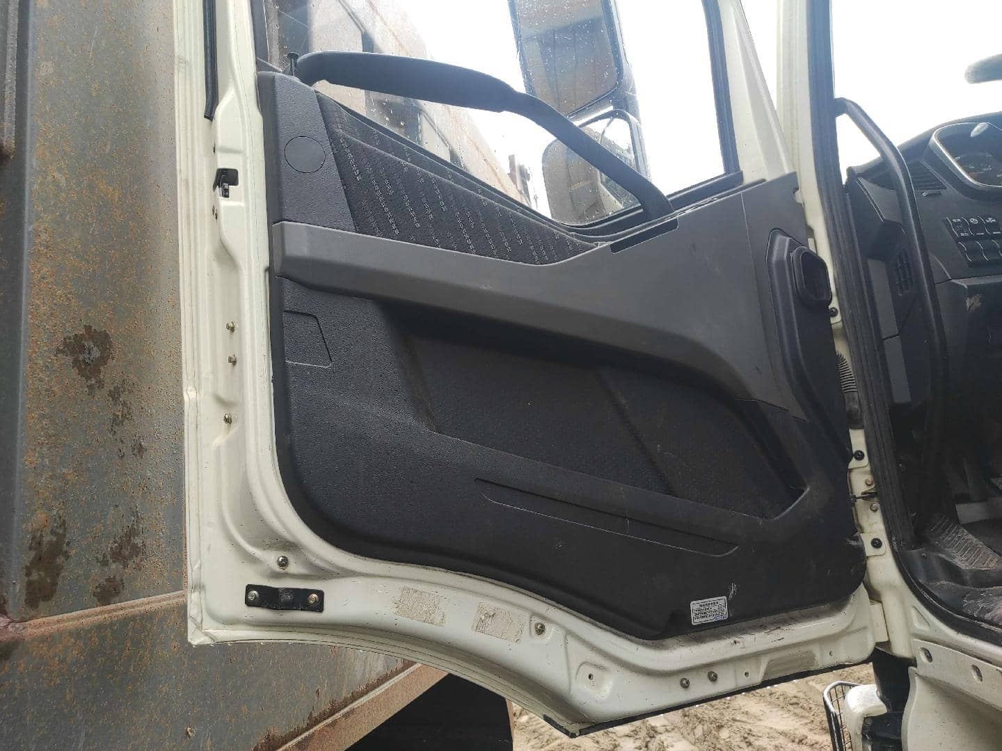 FAW CA3250P66K24L1TE5 6x6,  102 311 км, 2023 года в лизинг