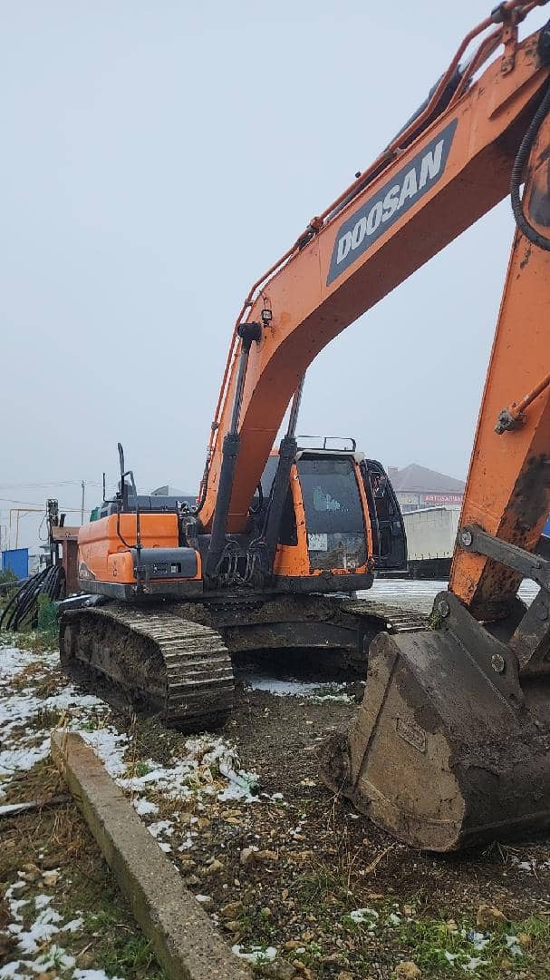 DOOSAN/DEVELON DX300LCA-7M,  4 031 км, 2023 года в лизинг