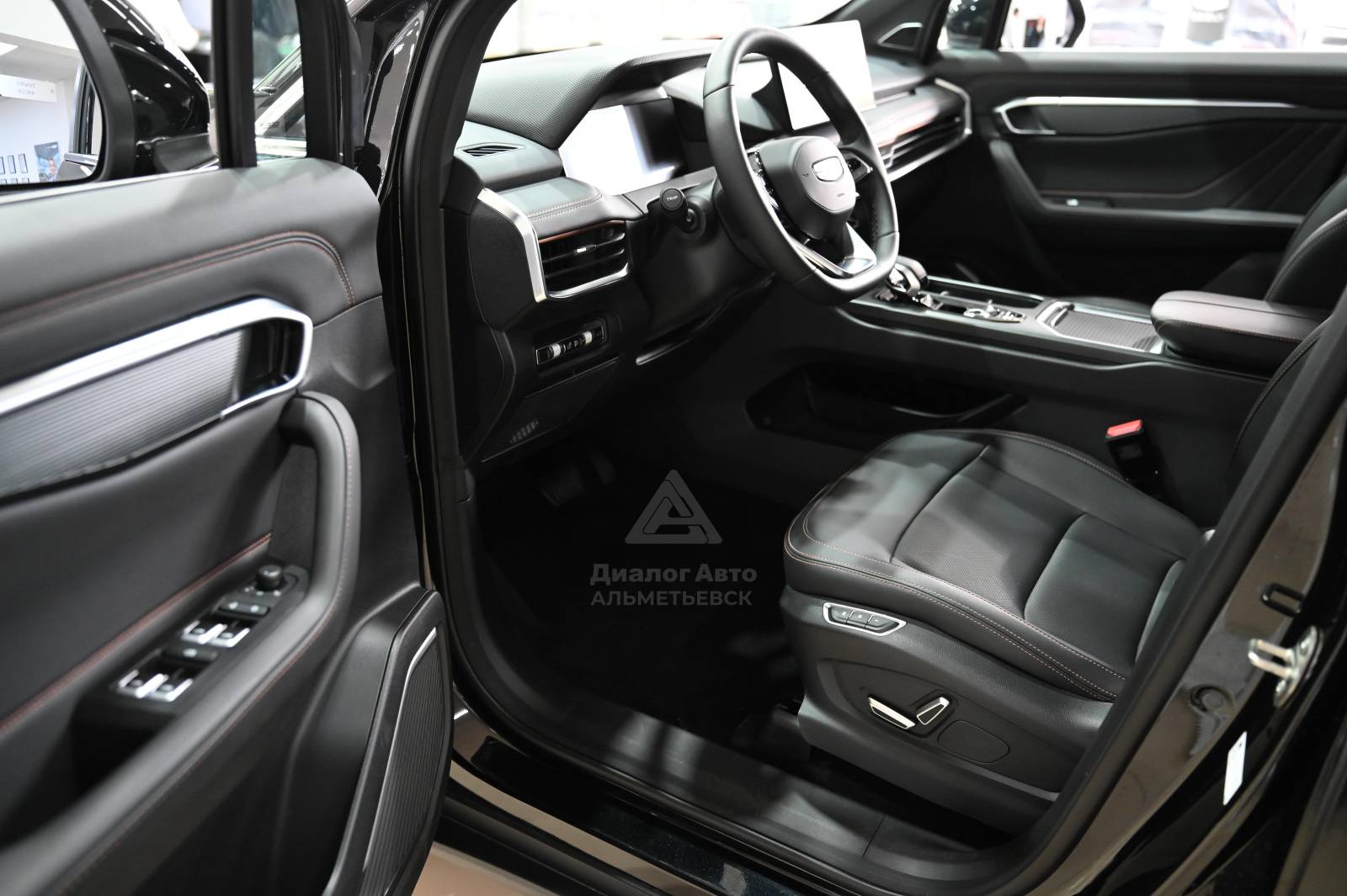 Geely Okavango Flagship 2.0T 7DCT 2WD