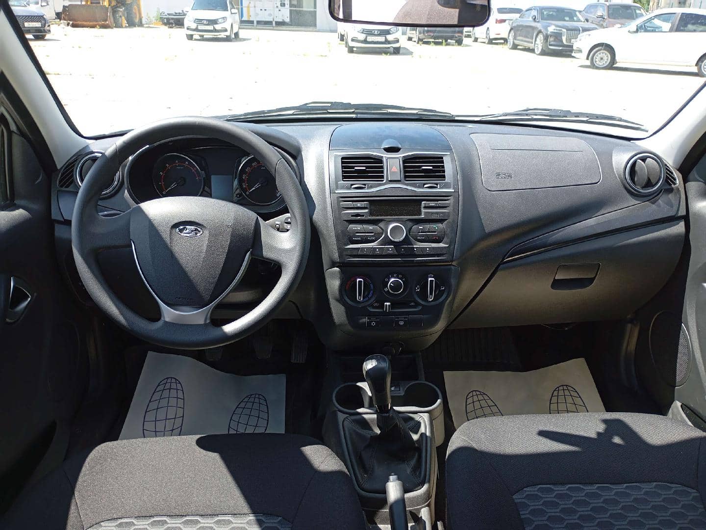 Lada Granta лифтбек,  12 388 км, 2024 года в лизинг