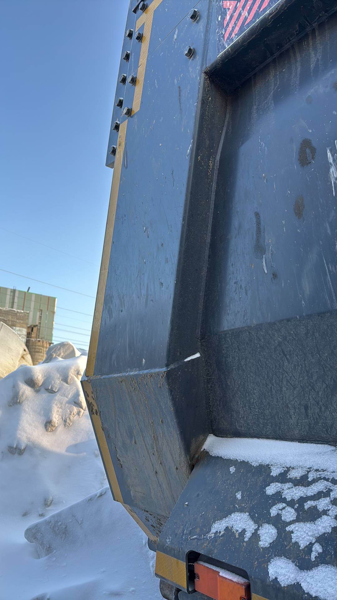 Sitrak ZZ3316V306ME,  40 326 км, 2023 года в лизинг