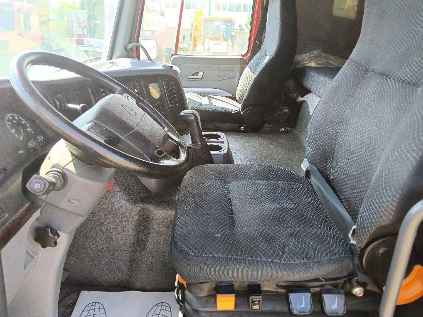 HOWO ZZ3327S3847E 6х4,  64 014 км, 2022 года в лизинг