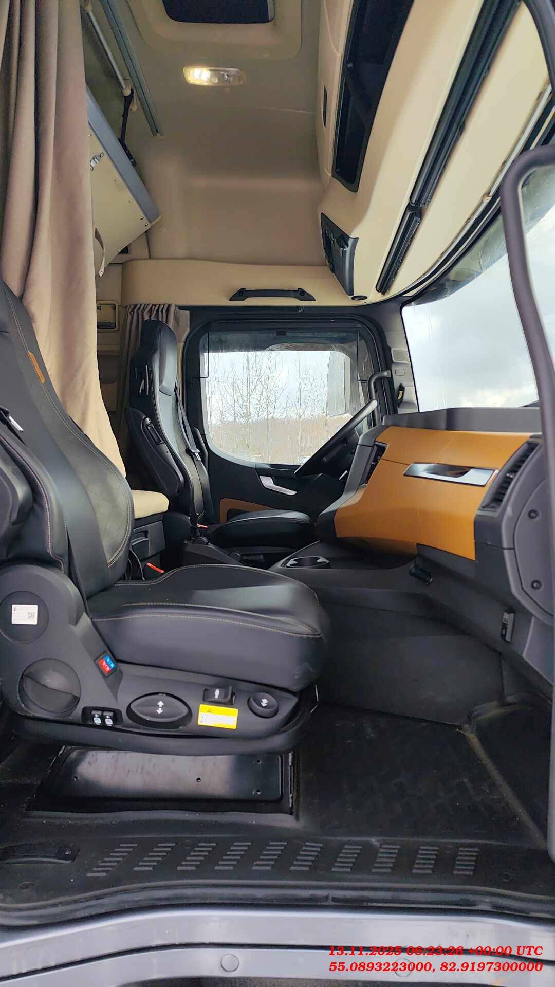 Shacman SX4188YY381,  245 377 км, 2024 года в лизинг