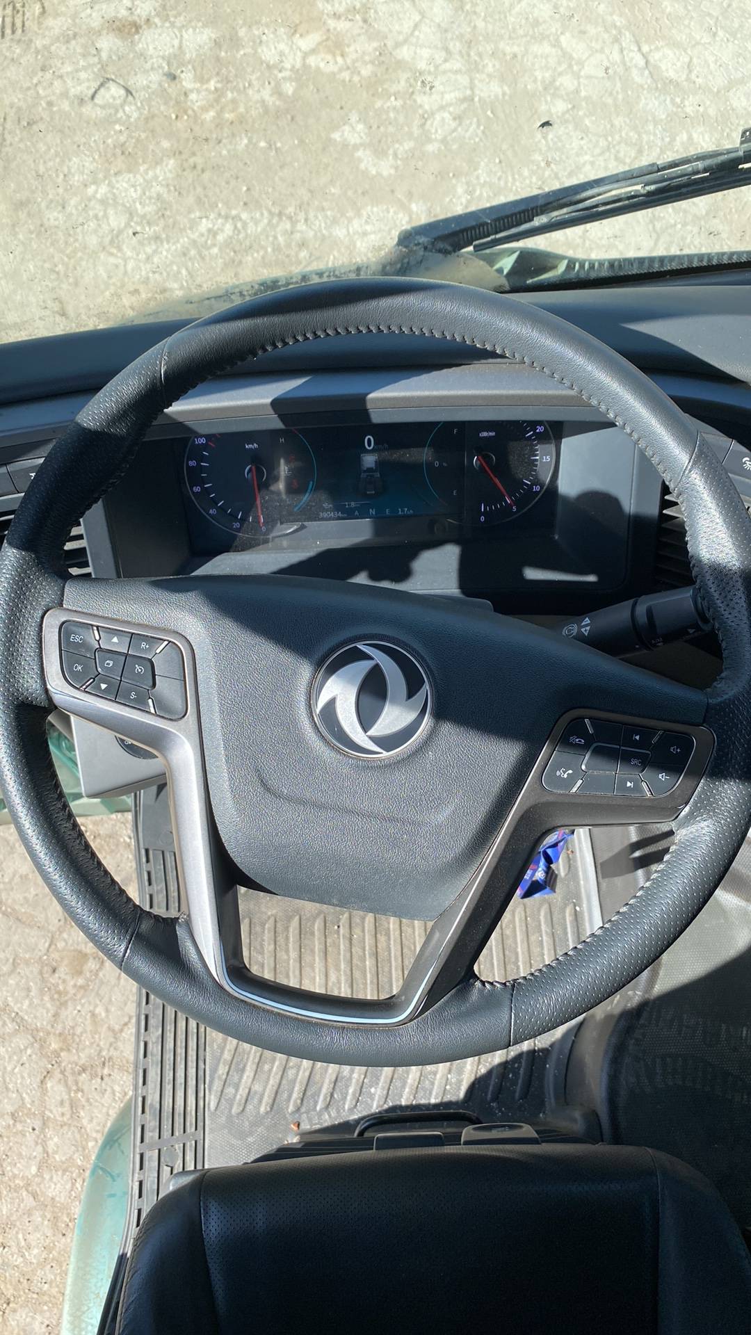 DongFeng GX DFH4180 4x2,  390 434 км, 2022 года в лизинг