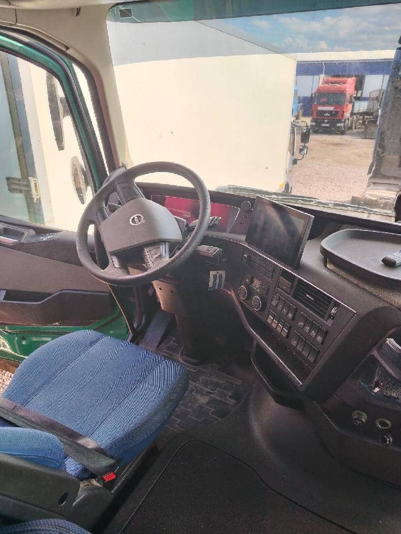 Volvo FH 460 4x2 (FH Globetrotter),  646 479 км, 2021 года в лизинг