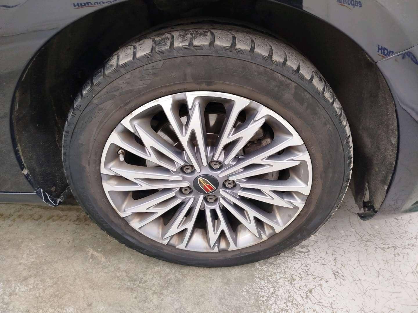 Hongqi H5,  229 903 км, 2023 года в лизинг