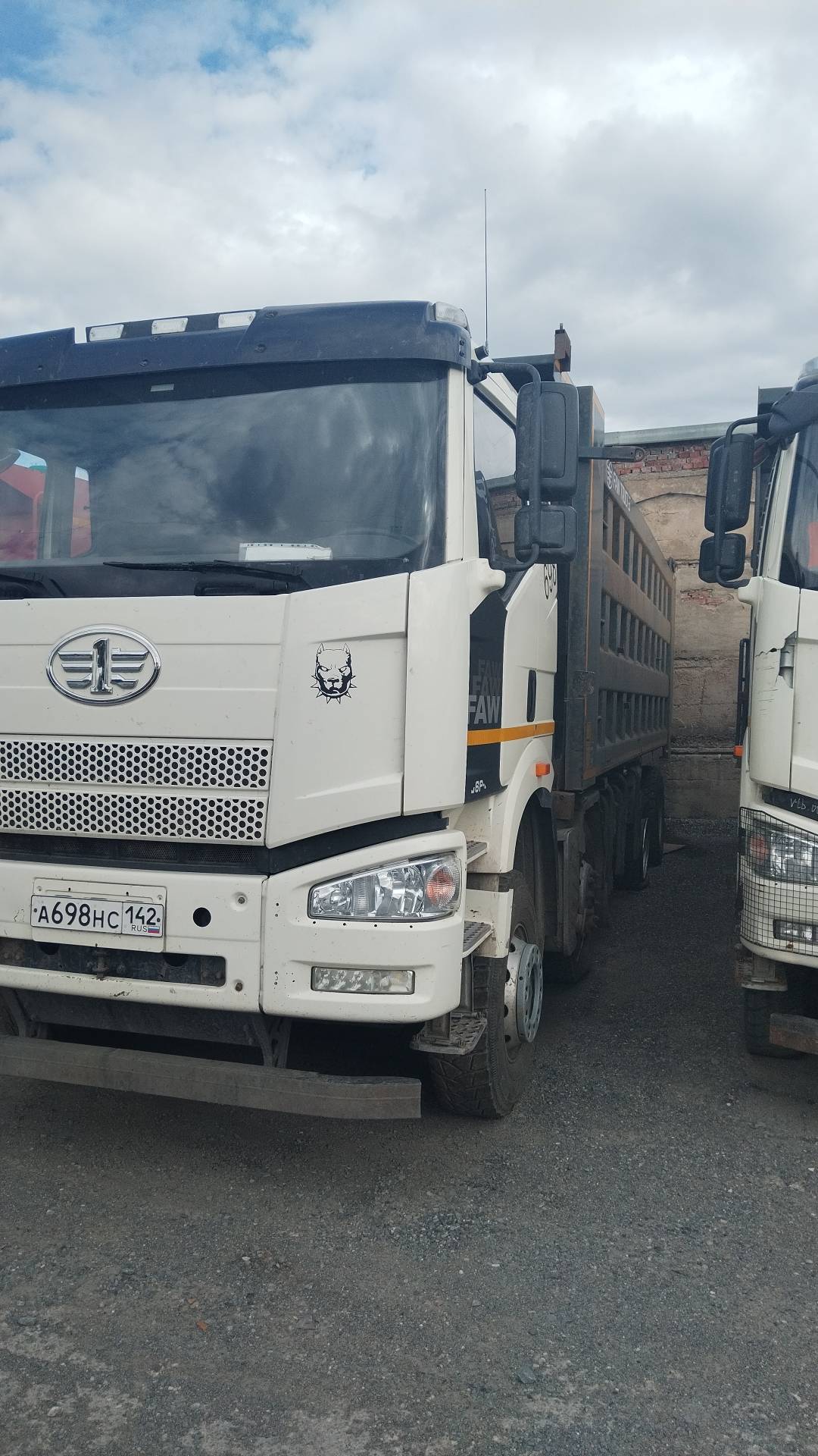 FAW CA3310P66K24T4E5 8х4,  137 976 км, 2023 года в лизинг