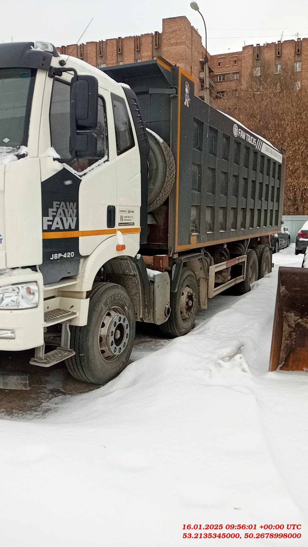 FAW CA3310P66K24T4E5 8х4,  100 000 км, 2023 года в лизинг