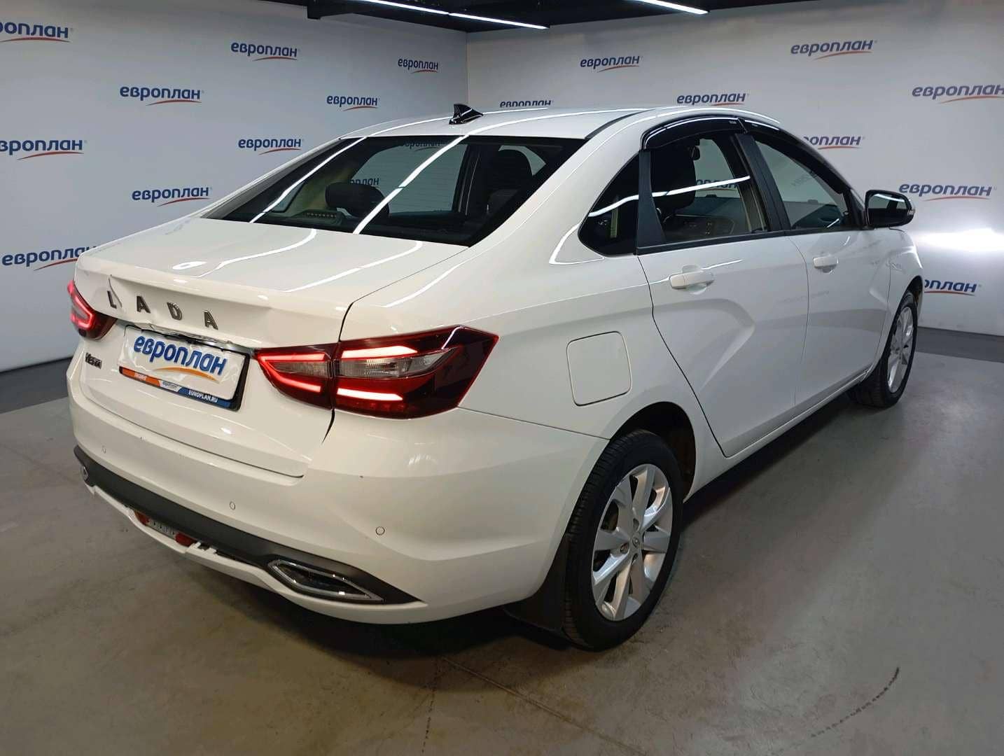 Lada Vesta седан,  42 793 км, 2024 года в лизинг