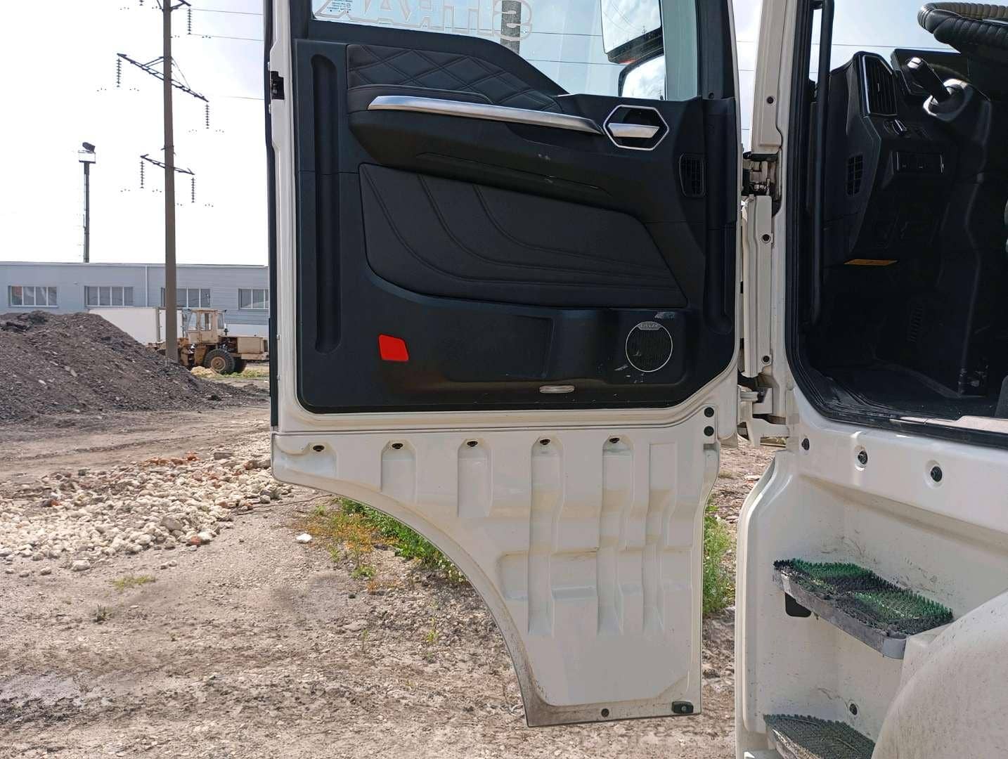 Sitrak С7Н MAX 6×4 ZZ4256V364HE,  197 619 км, 2023 года в лизинг