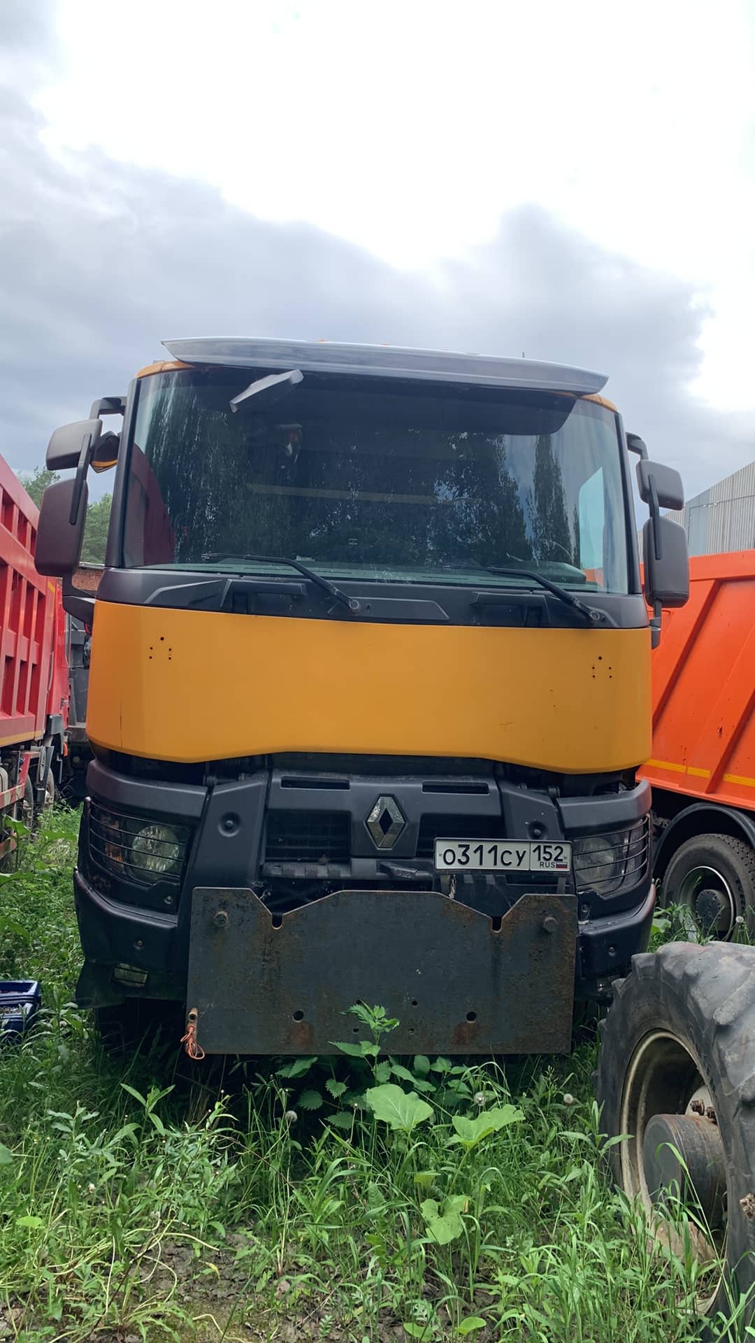 Renault К 440 8X4 (Day cab),  546 000 км, 2017 года в лизинг