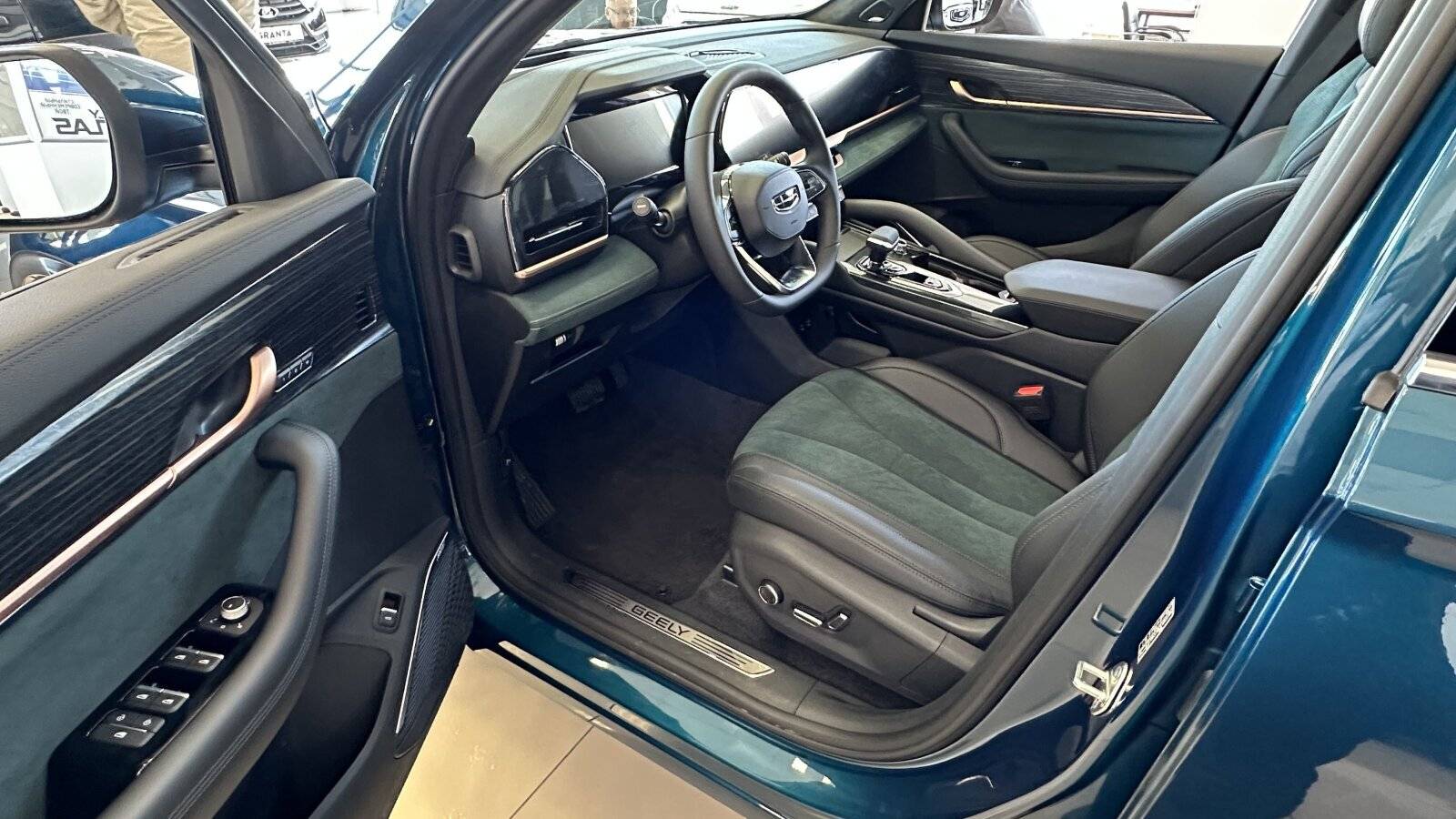 Geely Monjaro Flagship 2.0T (238 hp) 8AT 4WD