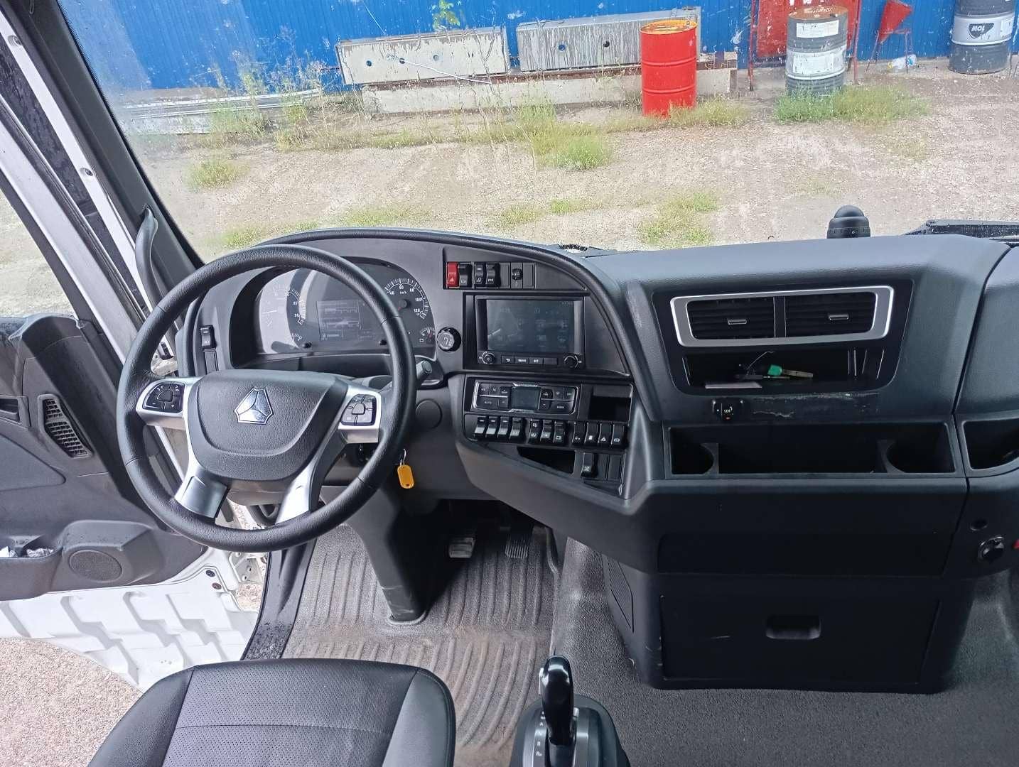 Sitrak C7H 4x2 ZZ4186V361HE,  369 320 км, 2023 года в лизинг