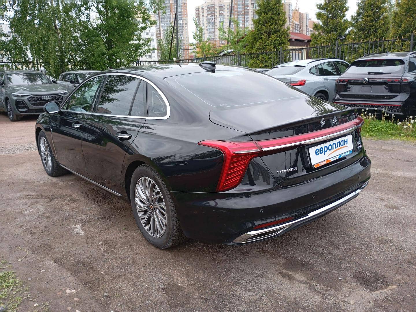 Hongqi H5,  177 647 км, 2024 года в лизинг