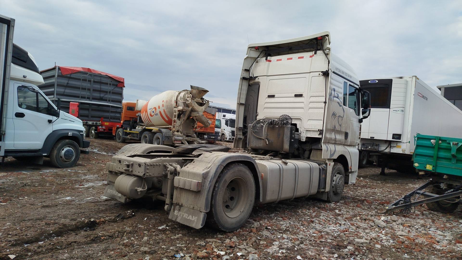 Sitrak C7H 4x2 ZZ4186V361HE,  325 893 км, 2023 года в лизинг