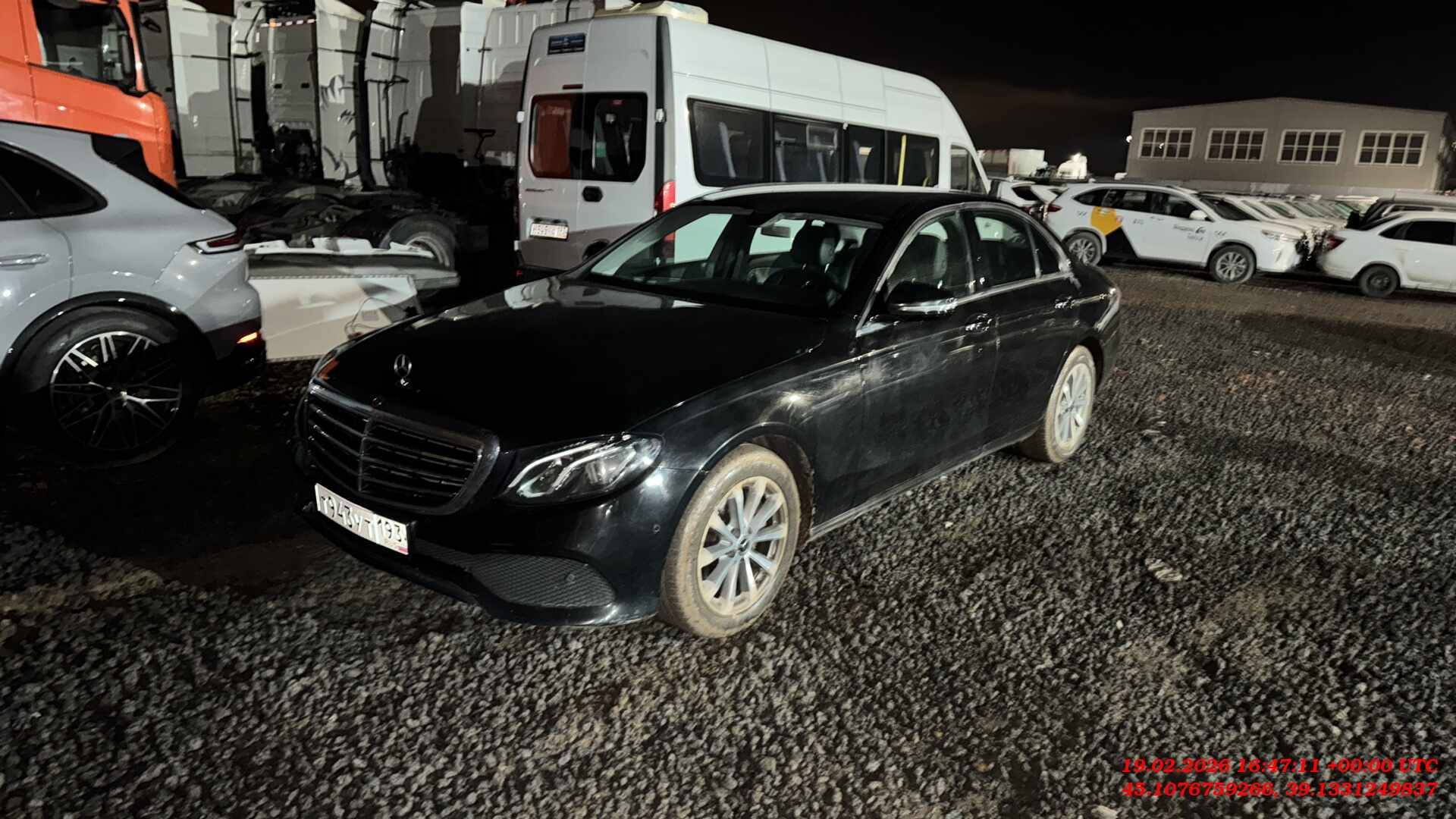 Mercedes-Benz E седан,  206 729 км, 2019 года