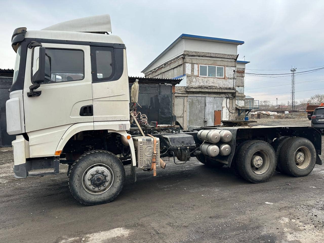 Shacman SX42586W385C,  88 877 км, 2022 года в лизинг