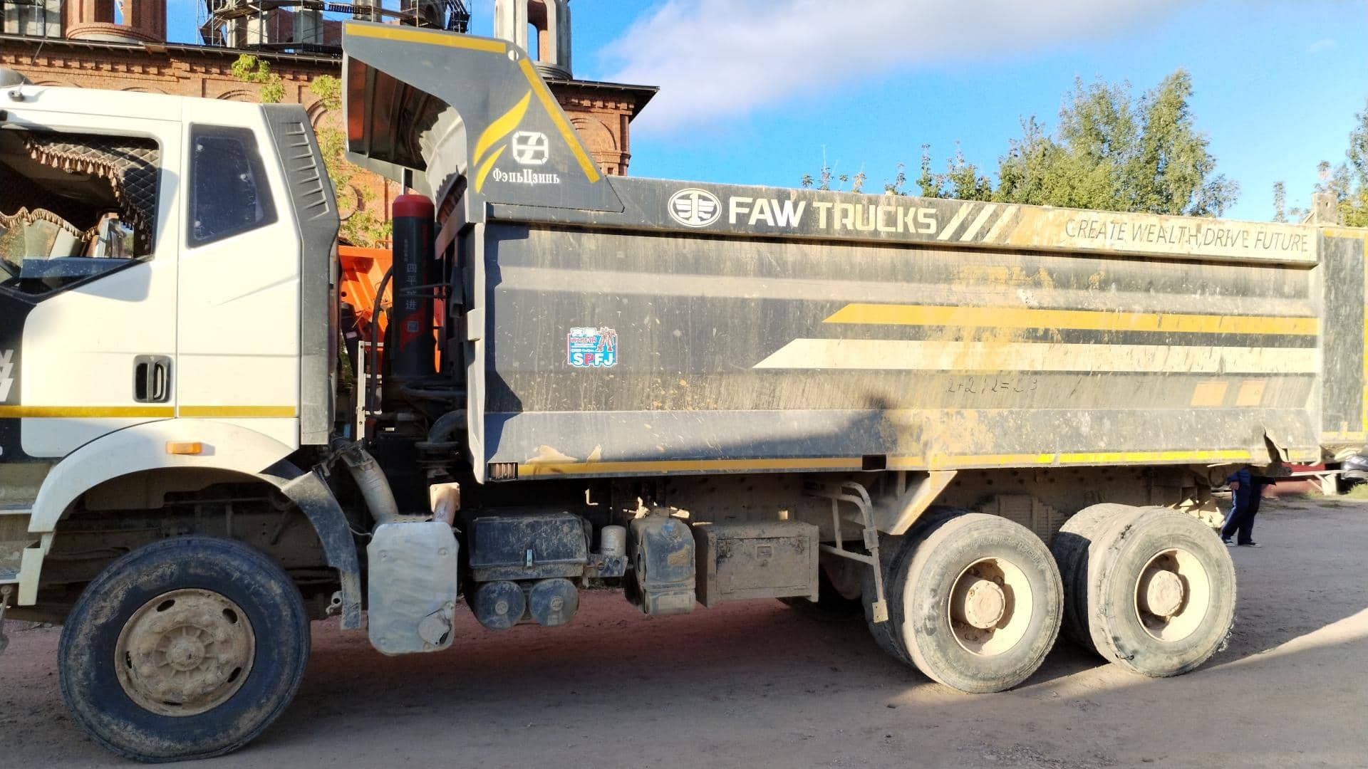 FAW CA3250P66K24T1E5 6х4,  25 189 км, 2023 года в лизинг