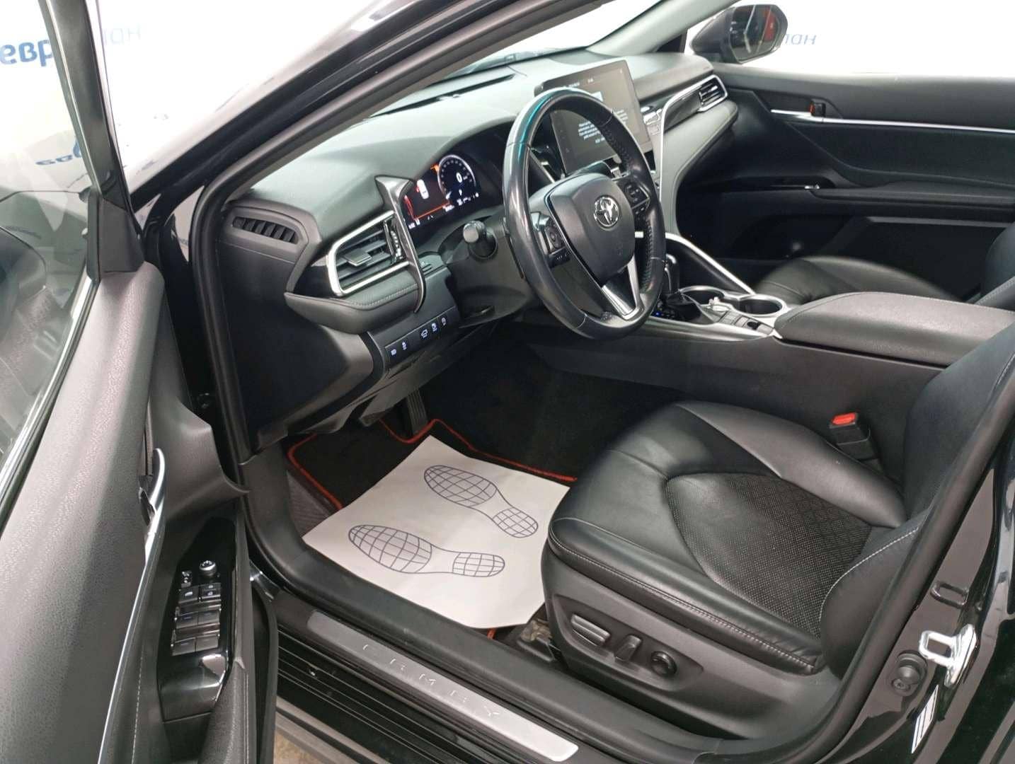 Toyota Camry,  80 920 км, 2023 года в лизинг